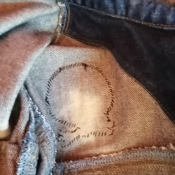 Custom DIY Vintage Acid Wash denim jacket with hand stitched patches. - Picture 10 of 10